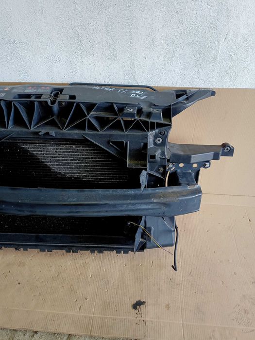 Seat Altea 1.9 TDI BXE pas przedni wzmocnienie przód przednie belka