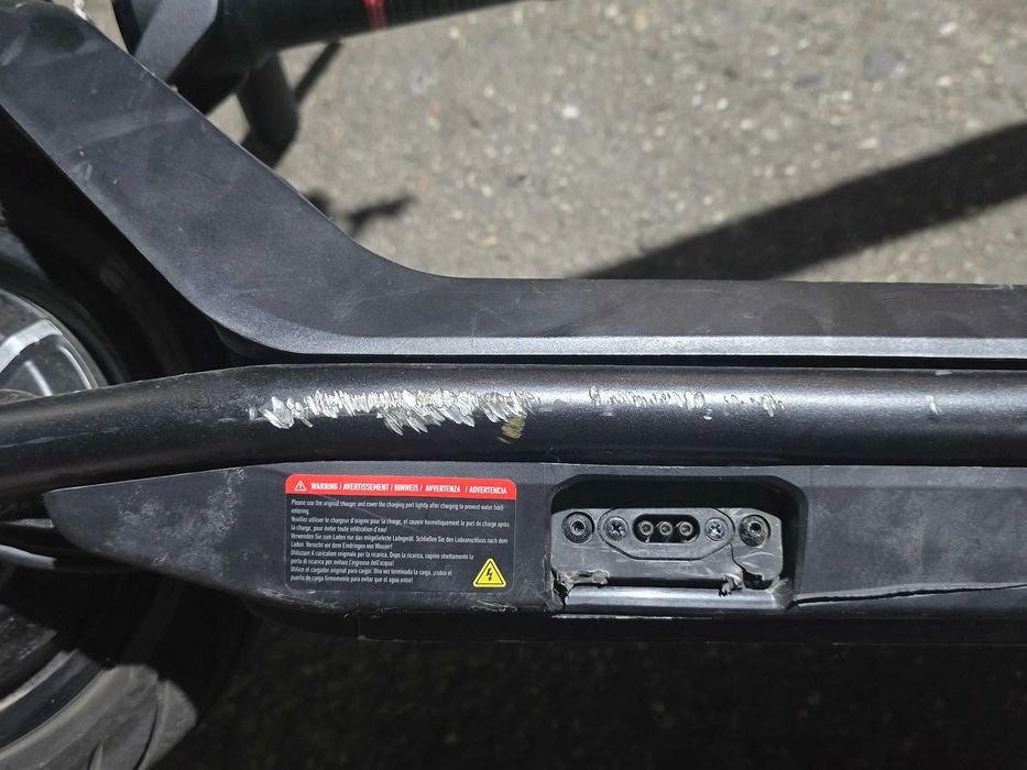 Електросамокат NIU KICK SCOOTER KQi3 Pro
