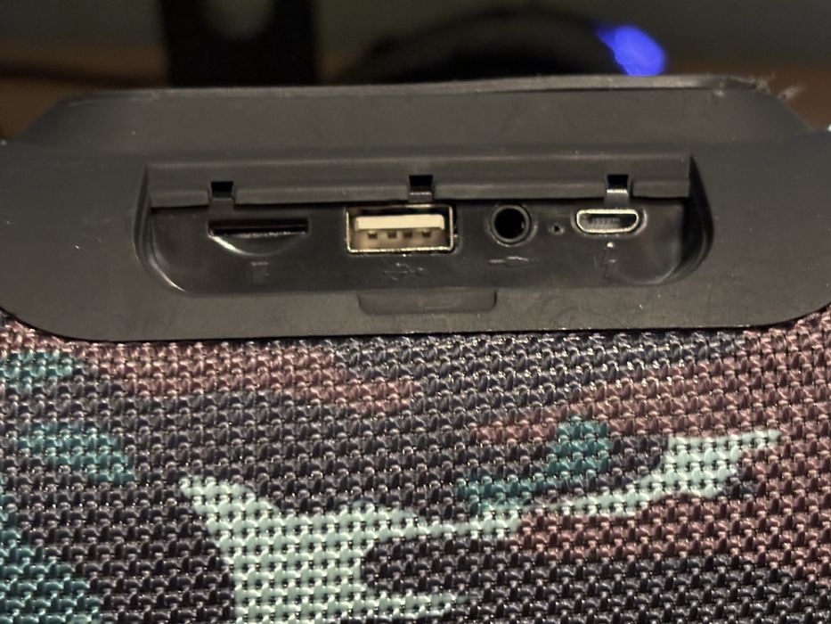 Водонепроникна колонка jbl charge 3+