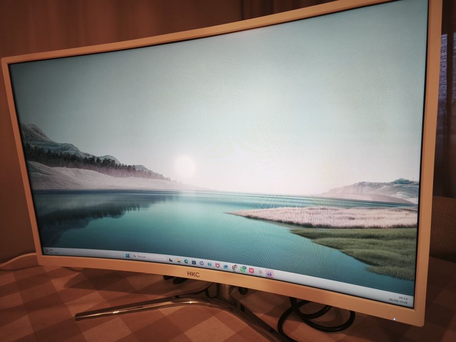 Monitor Curvo HKC  27"  – Como Novo / Pouco Uso