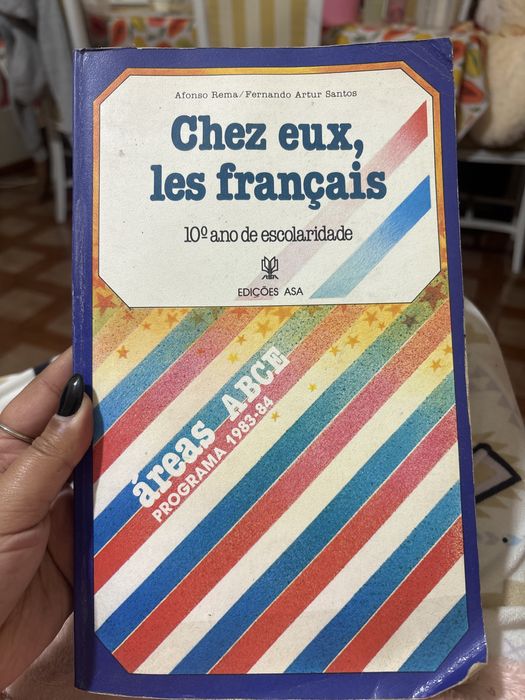 “Chez eux, les français” - 10° ano de escolaridade // Edições ASA