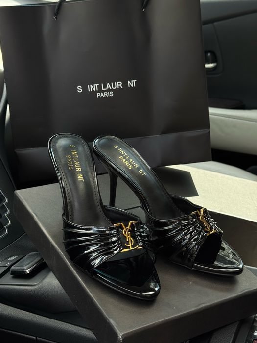 Мюлі відомого бренду YSL
