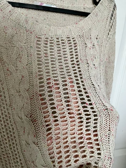 Sweter z dziurami rozmiar S