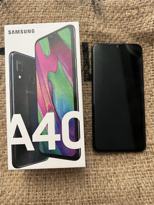 Samsung A40 - Como Novo