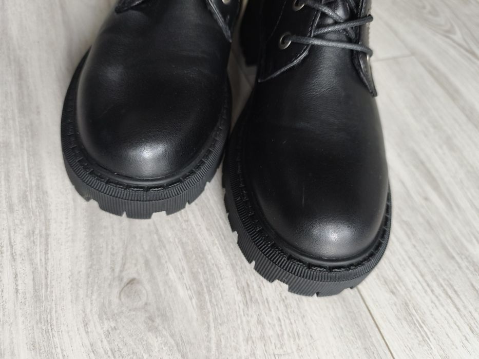 Kozaki czarne Medicine 40 walkery z pinami botki ocieplane na zimę