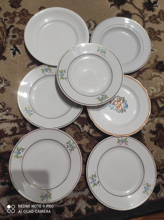 Тарелки мелкие разные