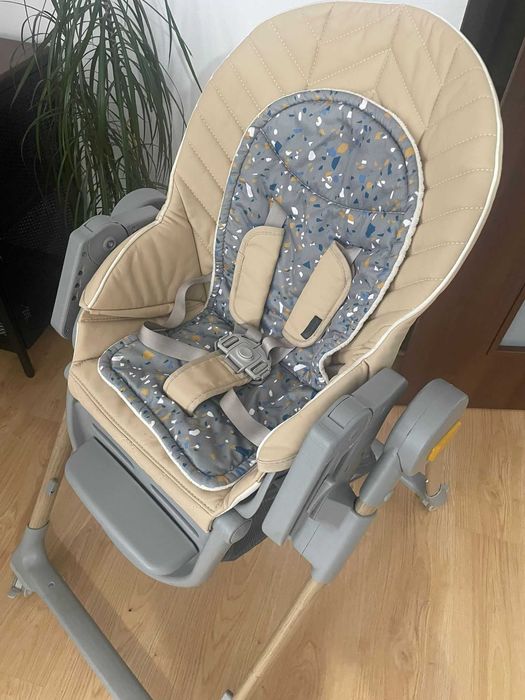 Krzesełko do karmienia kinderkraft lastree z pałąkiem