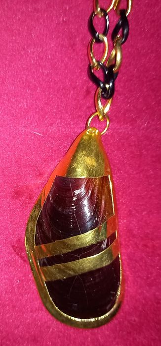 Fio com concha trabalhado vintage