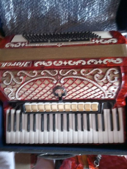 Akordeon Horch 120 basów z futerałem