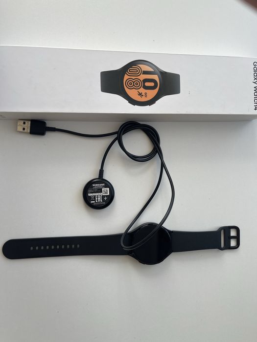 Нові Watch4 Galaxy Samsung  44mm black esim