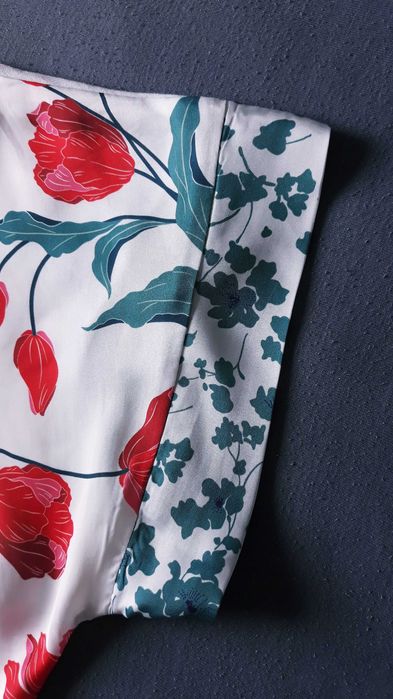 biała bluzka w czerwone kwiaty Orsay L 40 lekkie kimono