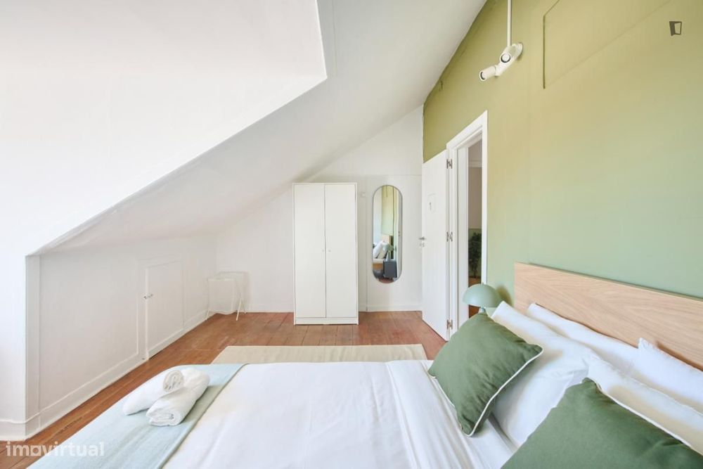 Quarto - localizado em São Bento Lisbon