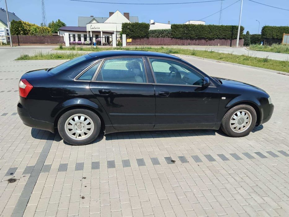Samochód AUDI A4