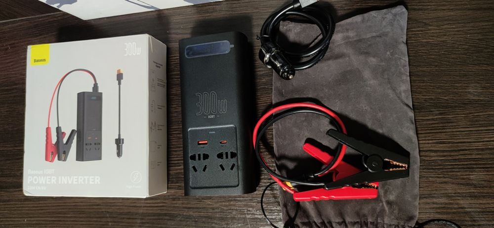 Инвертор Baseus 300 w.