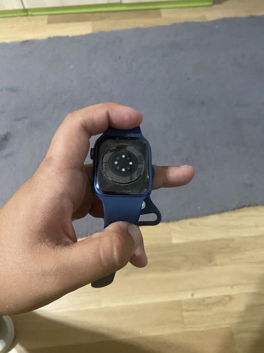 Apple Watch seria 7 45 mm + oryginalny kabel (nie aktywne)