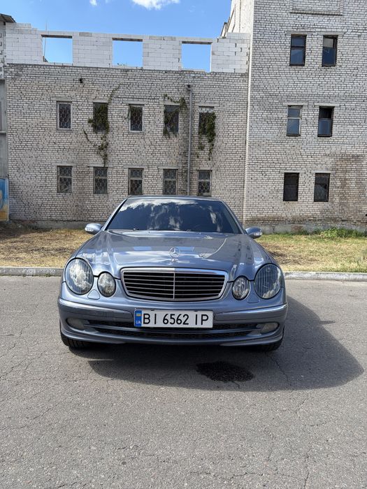 Mercedes-Benz E-Class W211