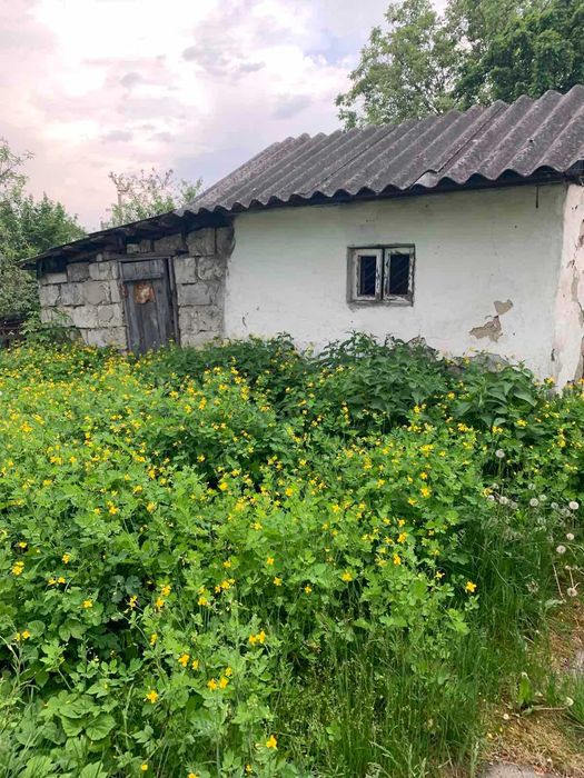 Продаю   пів будинку,  потребує ремонту  (район Вокзал)