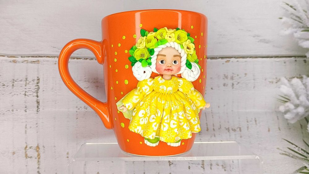 Подарункова чашка з декором із полімерної глини