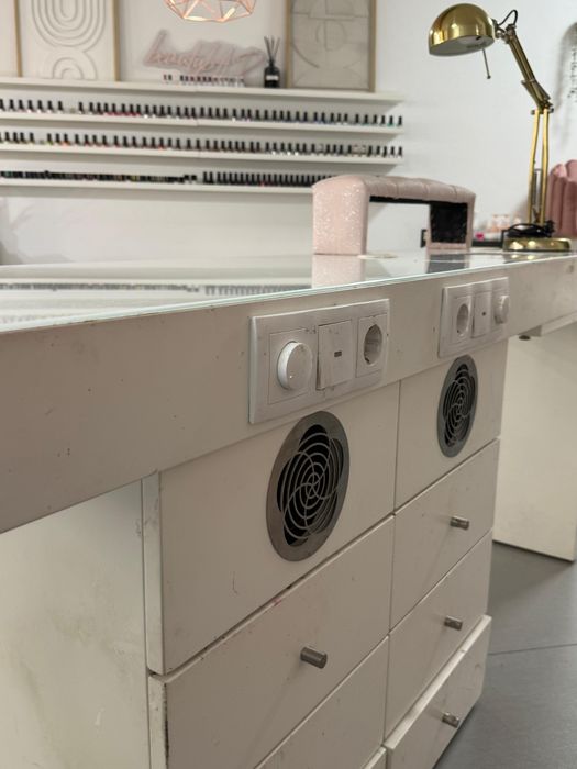 Mesa de manicure dupla com aspiração