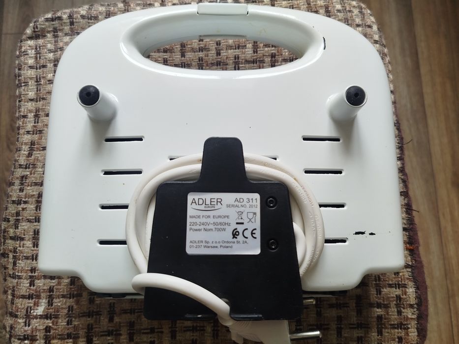 Вафельница Adler AD 311