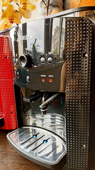 Кавомашина Krups EA81* - Автоматична кавоварка