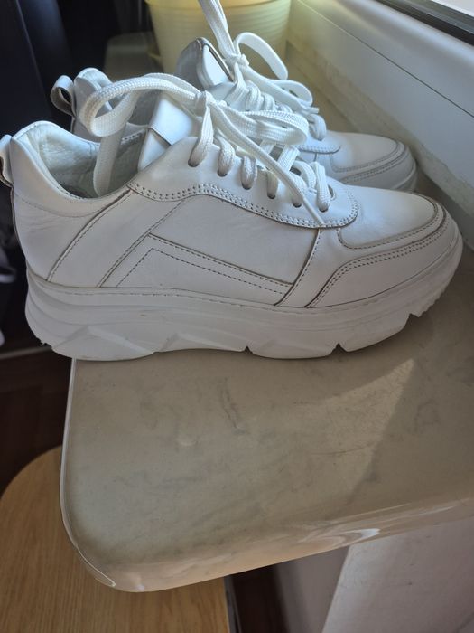 Adidasy skórzane damskie rozm. 36