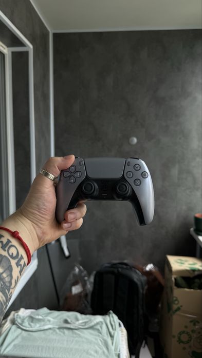PS  5 blu-ray + SSD Kingston renegade Fury 2 TB