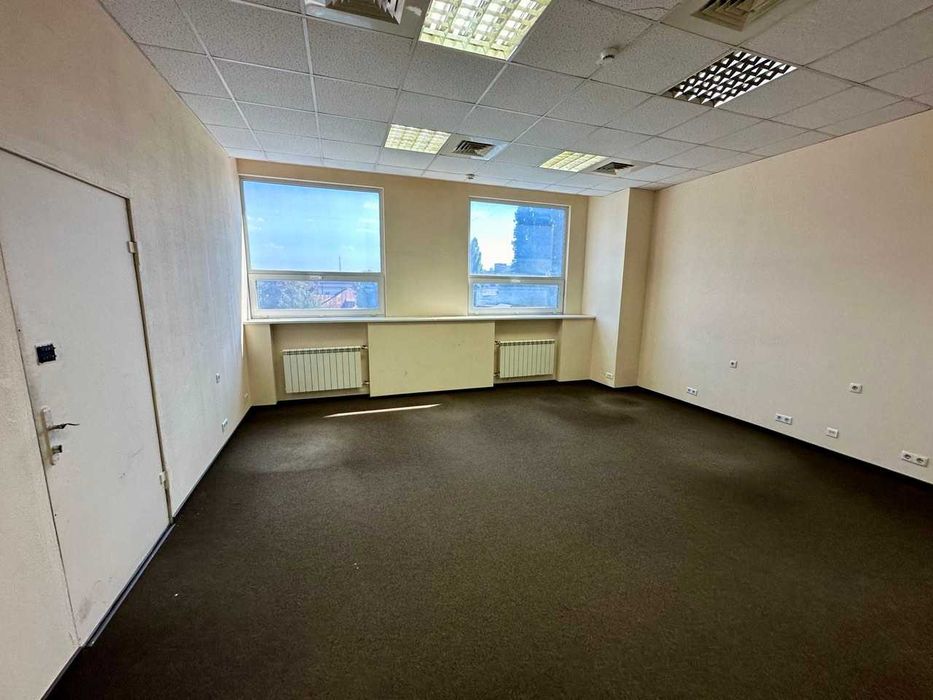 Офіс в БЦ, 40 м.кв, Поділ. М. Почайна. Власник