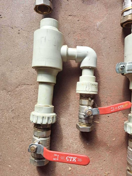Кран, трубы, краны шаровые водопроводные Д32мм и Д25 мм