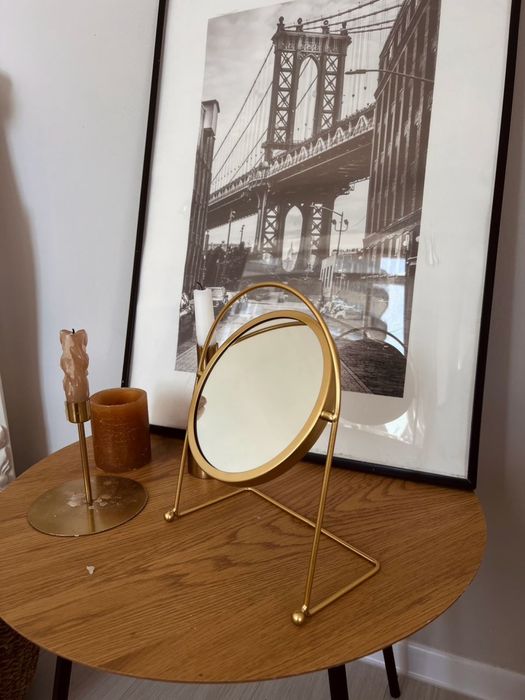 Настільне дзеркало