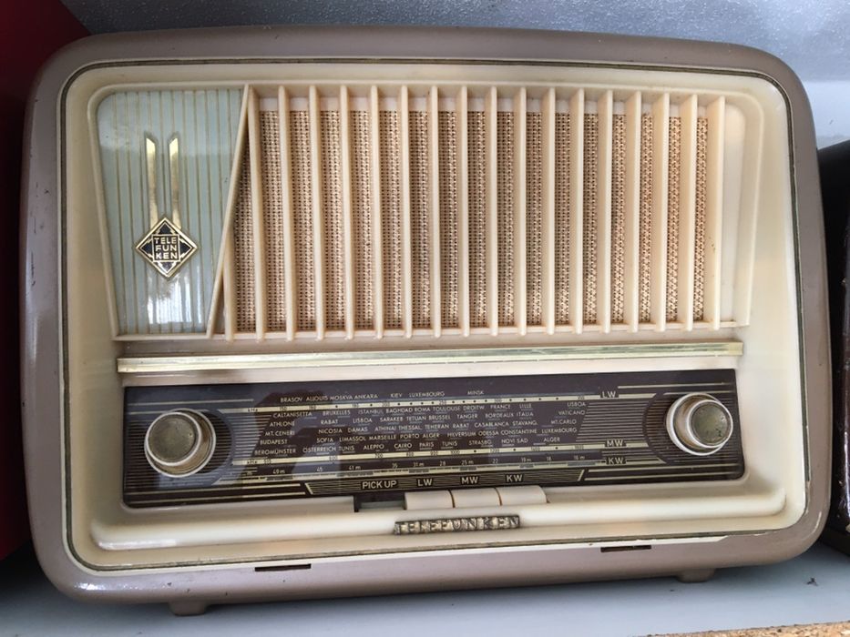 Rádios antigos para decoração Mirandela • OLX Portugal
