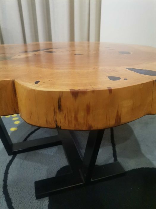 Mesa madeira Cedro com acabamento de Epoxy