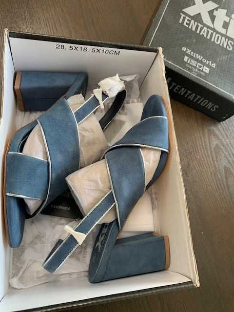Sandálias Novas ainda na caixa XTI