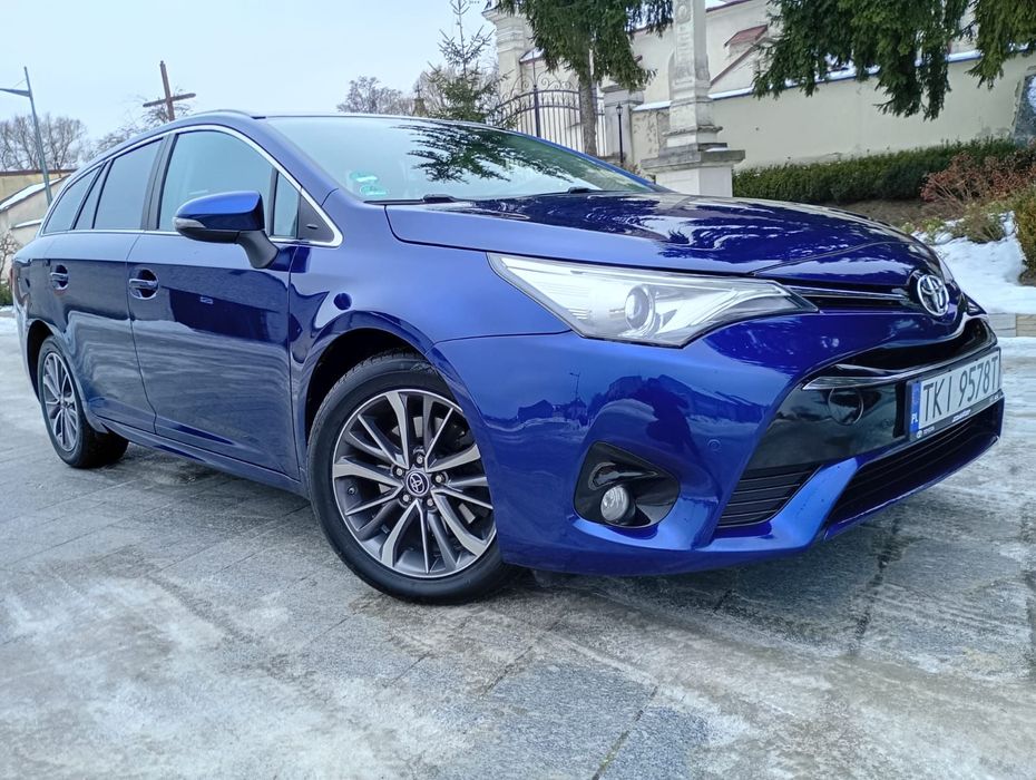 Toyota Avensis Navi* kamera* LED* alu