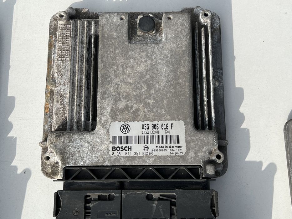 Блок ЕБУ мозги блок управления двигателя VW Golf 5 Skoda Octavia A5
