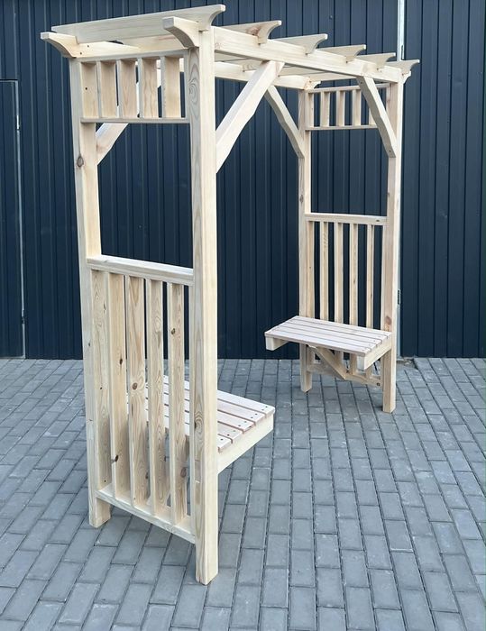 Pergola z ławeczką