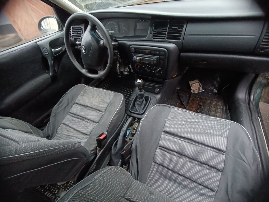 Вектра б газ4. 2002р 1.8