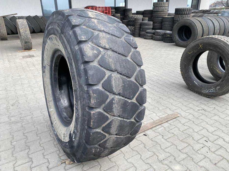 Opona przemysłowa radialna 20.5R25 BRIDGESTONE M-TRACTION 30% Bieżnika