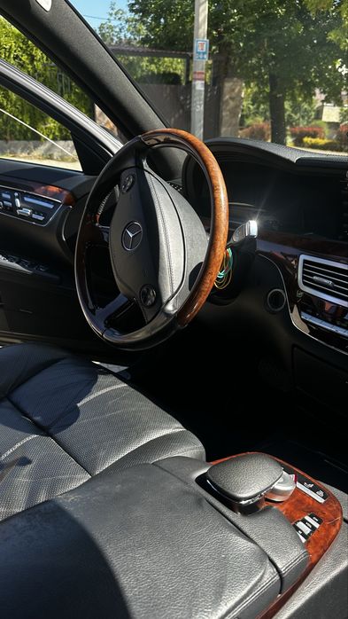 Mercedes-Benz S-class w221