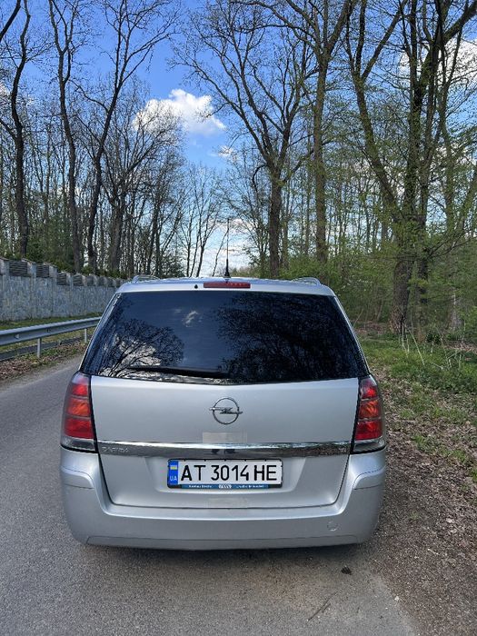 Продам Opel Zafira B