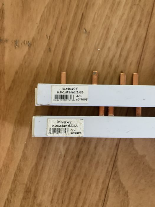 Шіна зьєднувальна 3 х полюсна 63А 1 метр