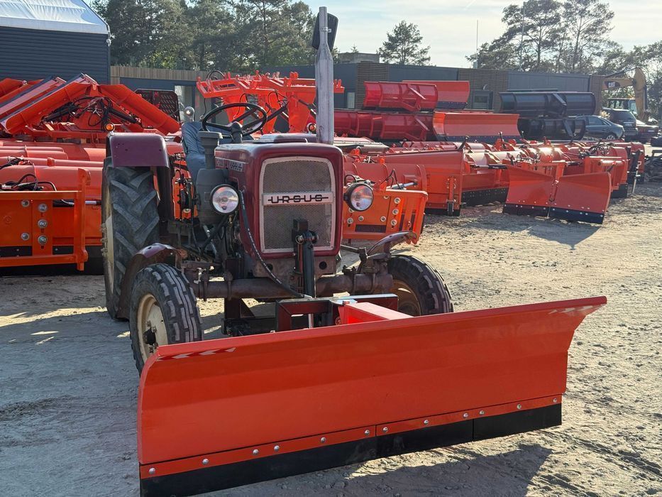 Pług do Śniegu NA PRZÓD CIĄGNIKA - 1.5 m / 2.0 m / 2.5 m - C330 MF-235