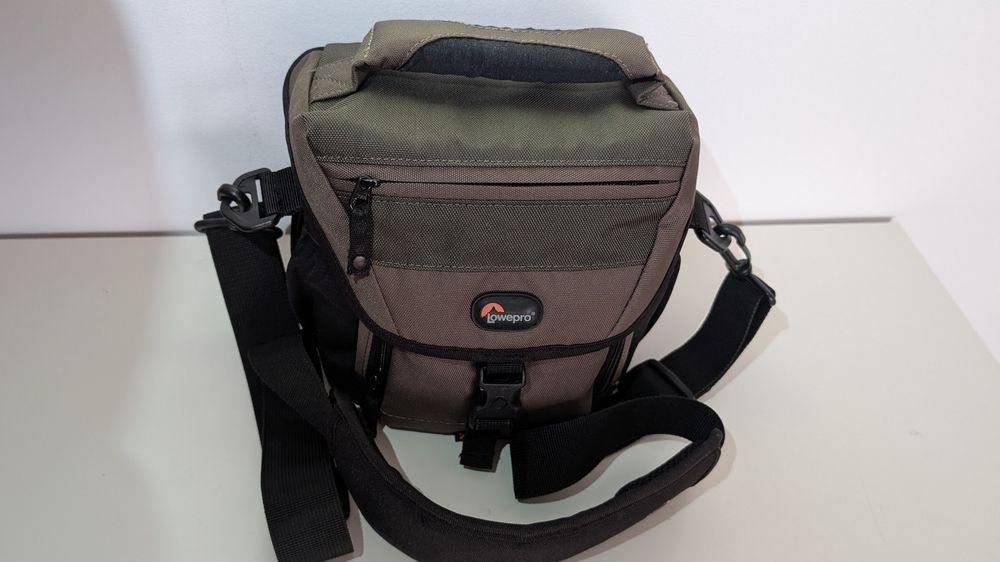 Сумка Lowepro Nova 140 AW
