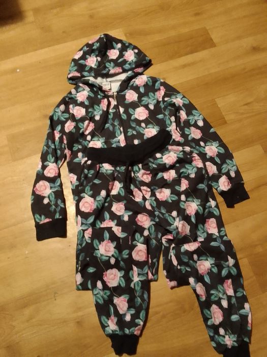 Dres dziewczęcy rozsowany