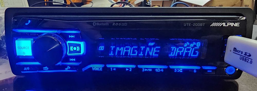 Alpine UTE-200BT c/ novo ligação Bluetooth e USB