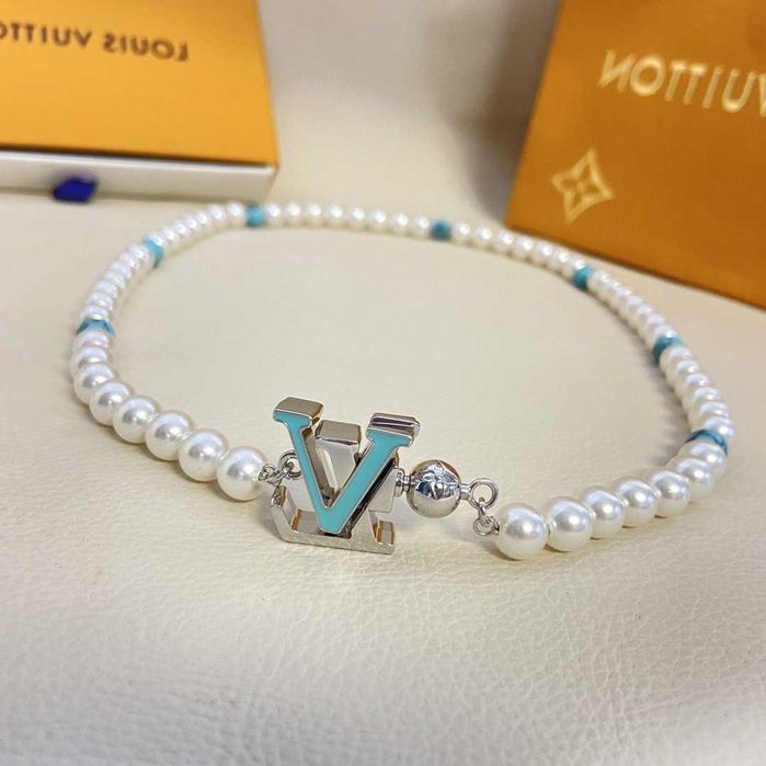 Naszyjnik Louis Vuitton - perły emaliowane, elegancki