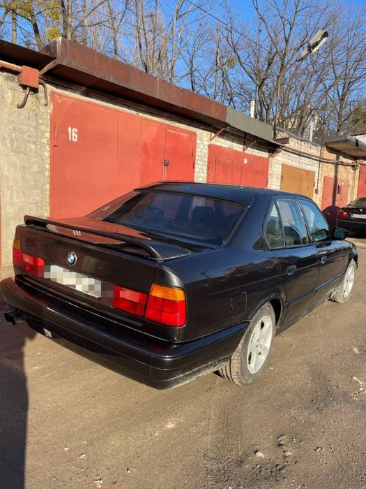 Продам живу BMW 535 1989 року