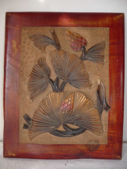 Панно настенное деревянное "Гинкго" резьба по дереву 21х17,5 см