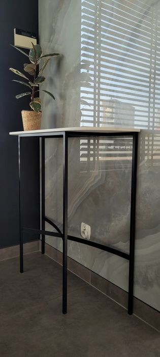 Konsola do przedpokoju