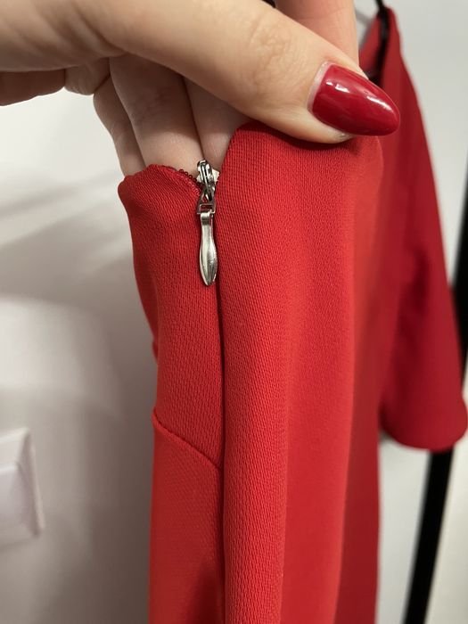 Czerwona, nowa elegancka sukienka Mango